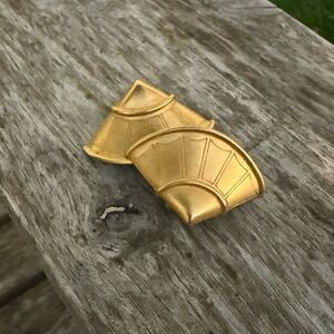 VTG‎ KL Karl Lagerfeld MATTE GOLD CLIP-ON EARRINGS Oversize Fan Shell
